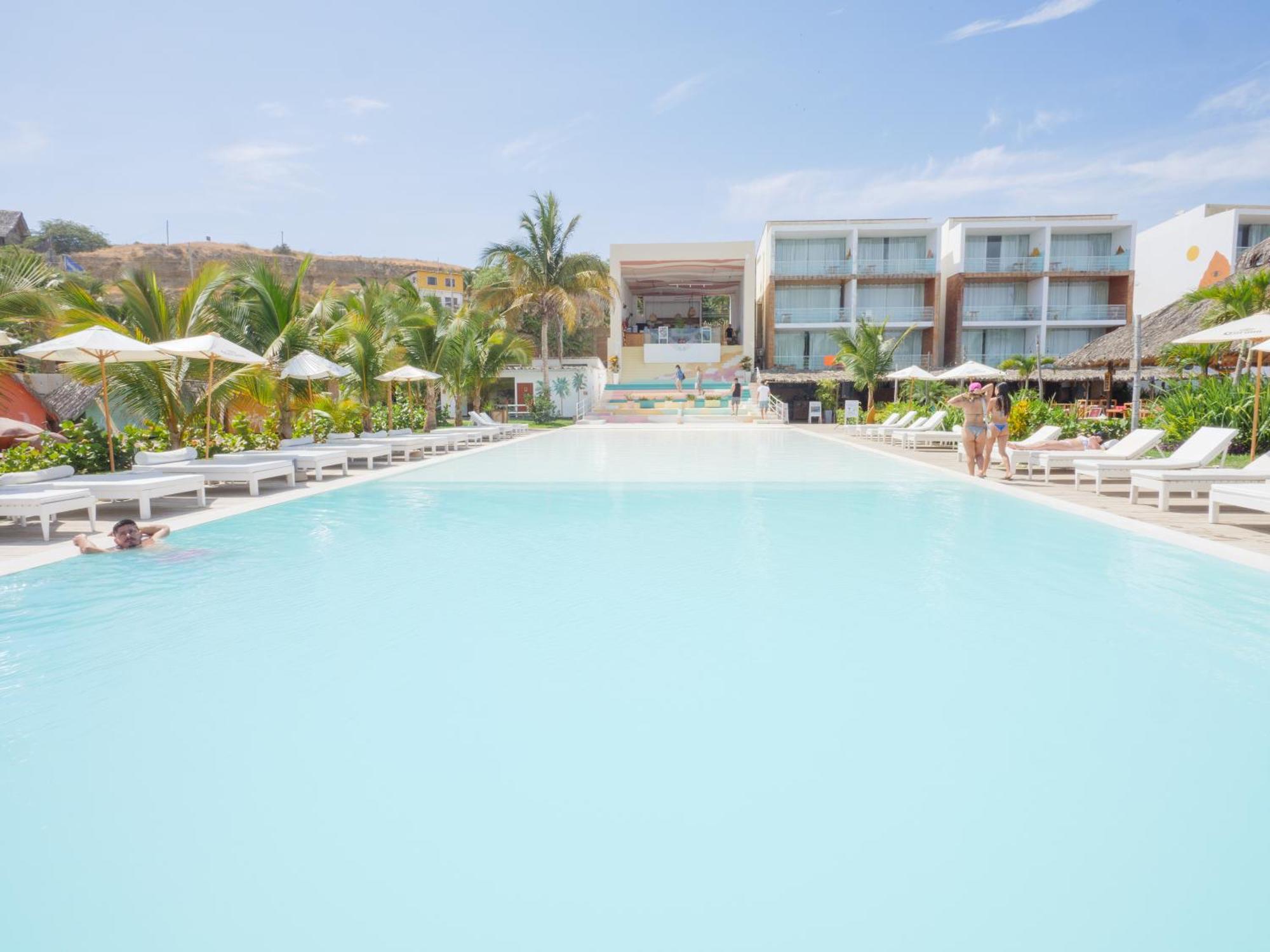 Socialtel Mancora Hotel Exterior photo